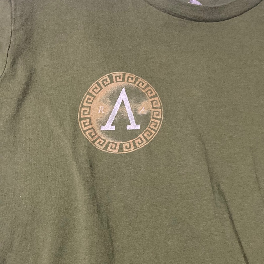 Rogue American TShirt. Mens size Large